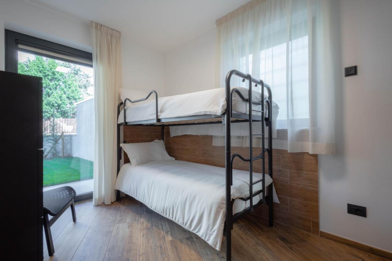 San Martin Holidays Home - Stay, Work & Fun Пон-Сен-Мартен Экстерьер фото