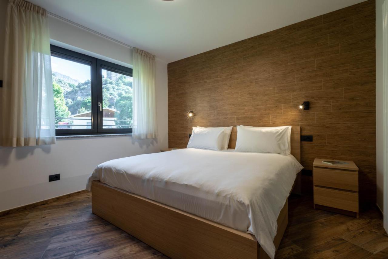 San Martin Holidays Home - Stay, Work & Fun Пон-Сен-Мартен Экстерьер фото